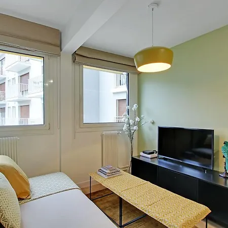 Pick A Flat's In Eiffel Tower- Boulevard De Grenelle