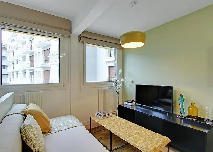 Pick A Flat's In Eiffel Tower- Boulevard De Grenelle