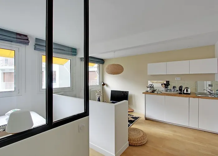 Pick A Flat's In Eiffel Tower- Boulevard De Grenelle Paris