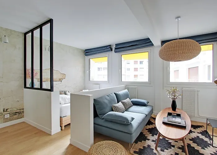 Pick A Flat's In Eiffel Tower- Boulevard De Grenelle